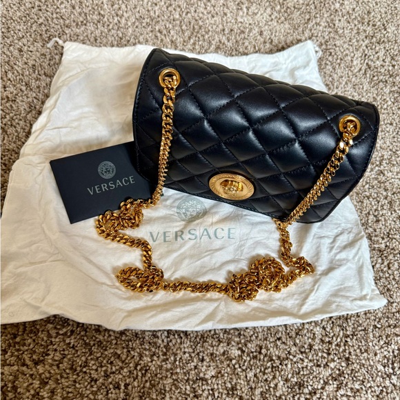 Excellent Condition - Versace Quilted Leather Crossbody - Picture 4 of 8
